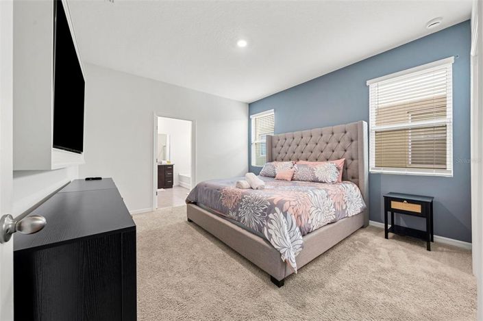 Image No.31-6 Bed Property for sale