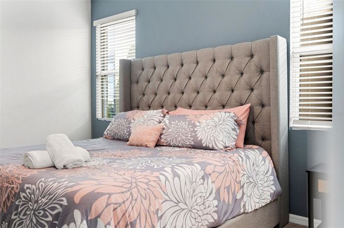 Image No.34-6 Bed Property for sale