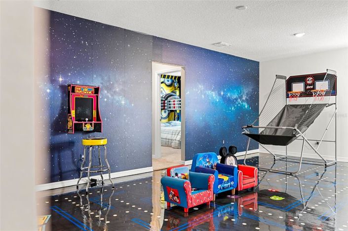 Image No.42-6 Bed Property for sale