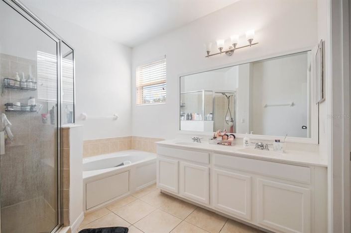 Image No.29-4 Bed Property for sale