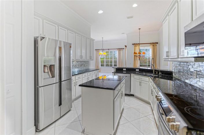 Image No.20-5 Bed Property for sale