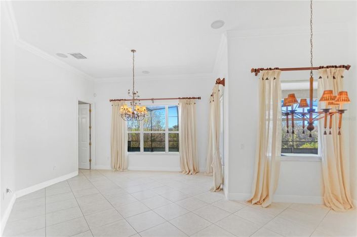 Image No.25-5 Bed Property for sale