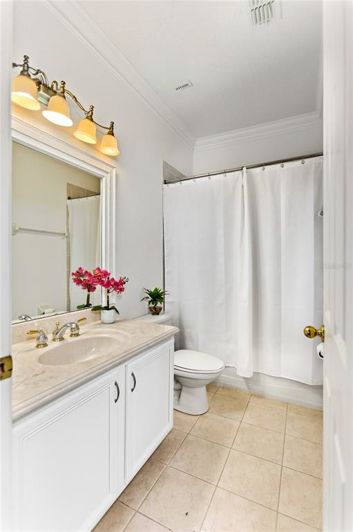 Image No.38-5 Bed Property for sale