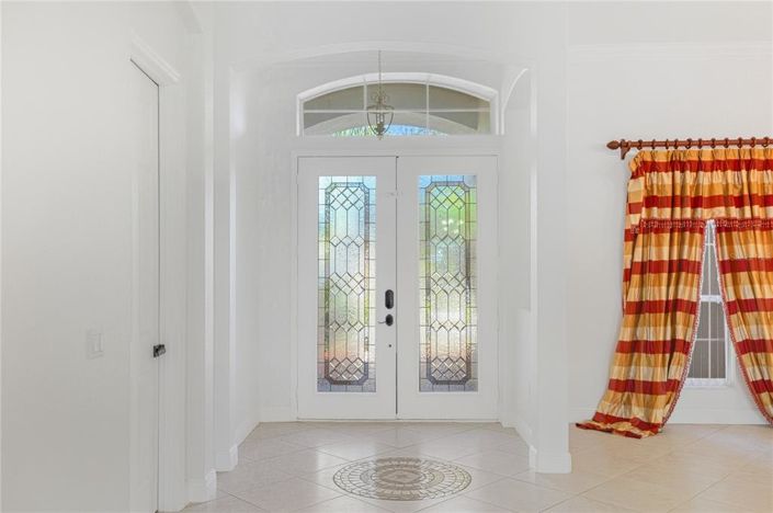 Image No.4-5 Bed Property for sale