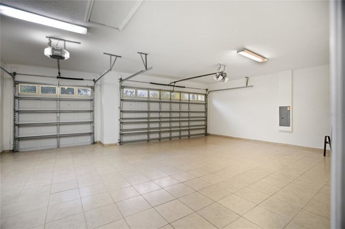 Image No.40-5 Bed Property for sale