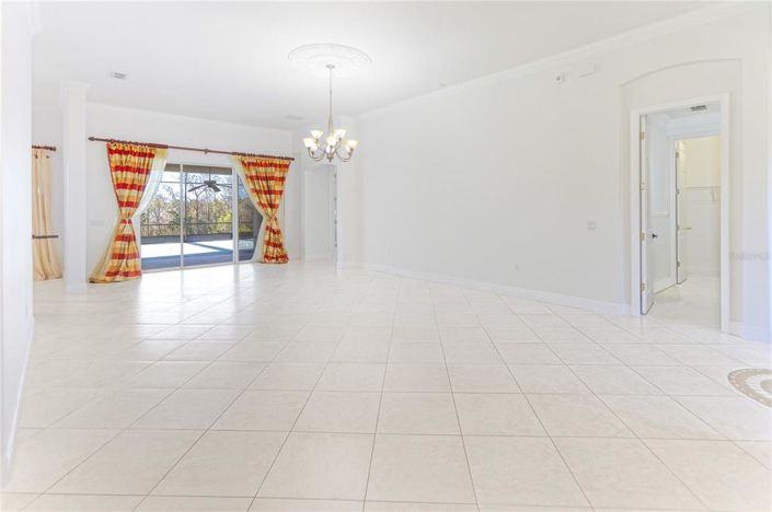 Image No.6-5 Bed Property for sale