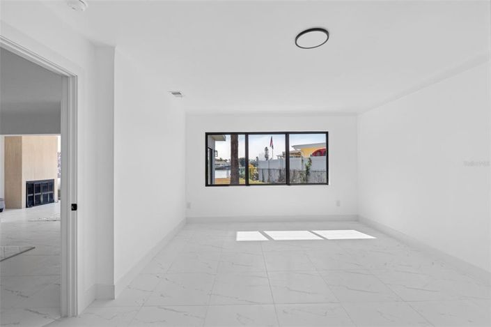 Image No.34-Propriété de 3 chambres à vendre à Treasure Island