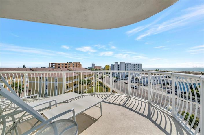 Image No.30-2 Bed Property for sale