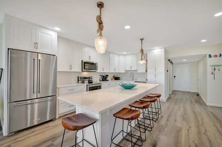 Image No.10-3 Bed Property for sale