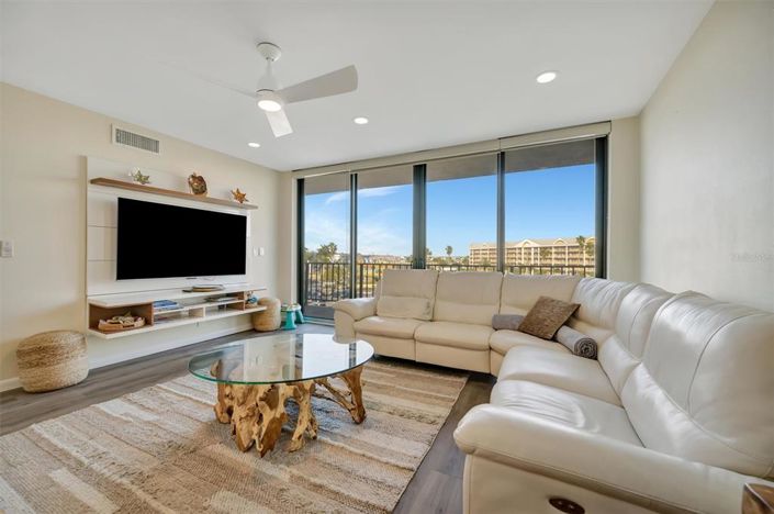 Image No.21-3 Bed Property for sale