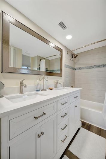 Image No.28-3 Bed Property for sale