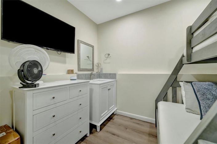 Image No.44-3 Bed Property for sale