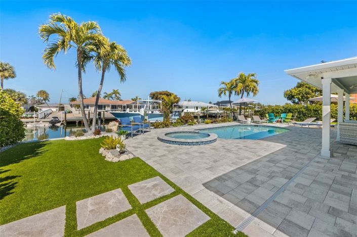 Image No.25-3 Bed Property for sale