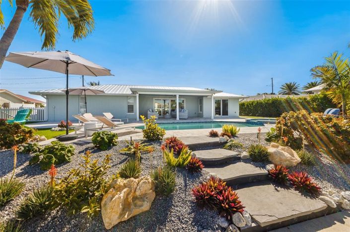 Image No.28-3 Bed Property for sale