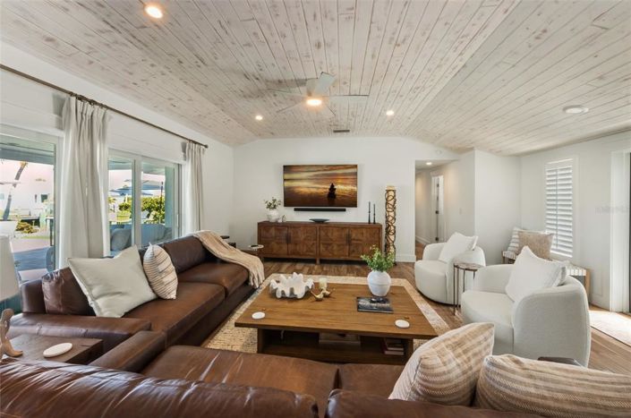 Image No.6-3 Bed Property for sale