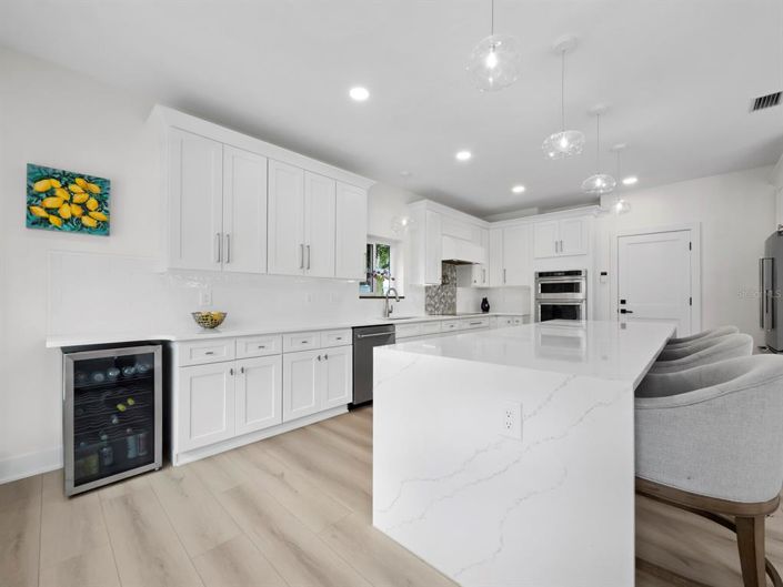 Image No.16-4 Bed Property for sale