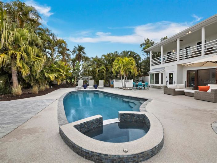 Image No.27-4 Bed Property for sale