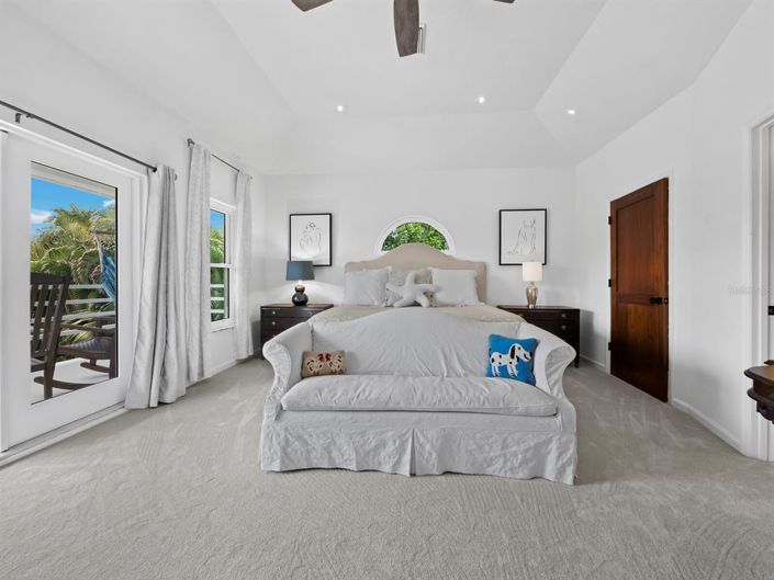 Image No.37-4 Bed Property for sale