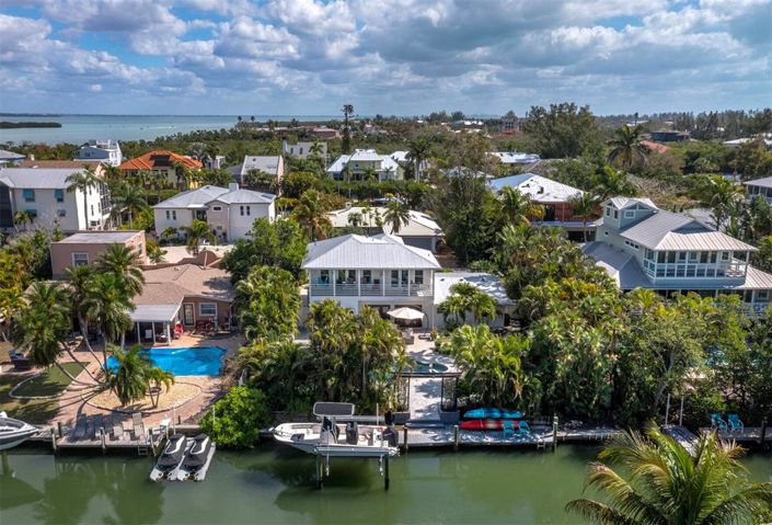 Image No.47-4 Bed Property for sale