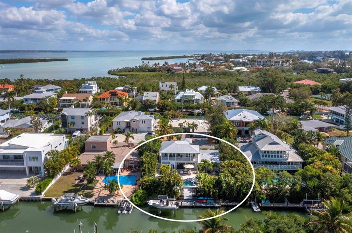 Image No.48-4 Bed Property for sale