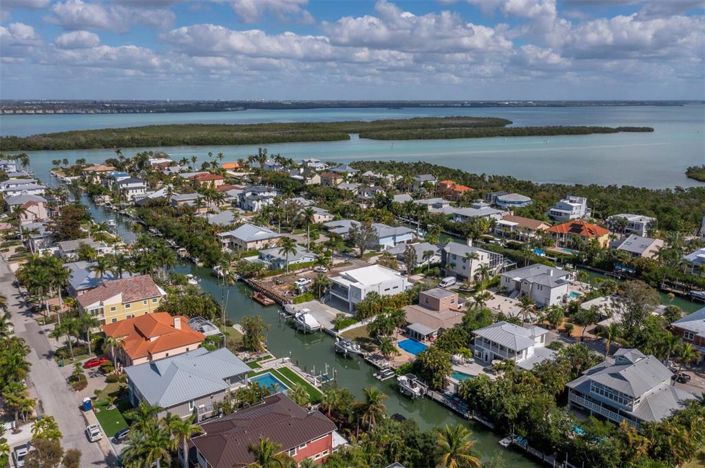 Image No.53-4 Bed Property for sale