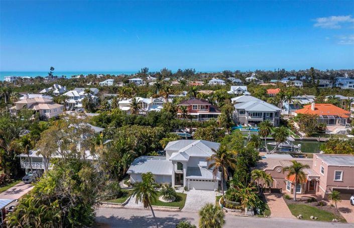 Image No.57-4 Bed Property for sale