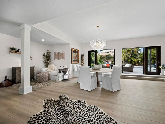 Image No.8-4 Bed Property for sale