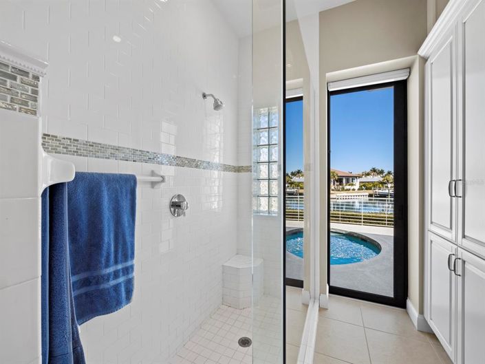 Image No.30-4 Bed Property for sale