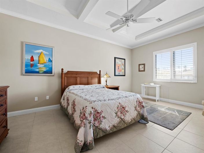 Image No.32-4 Bed Property for sale