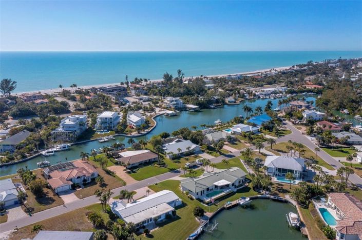 Image No.42-4 Bed Property for sale