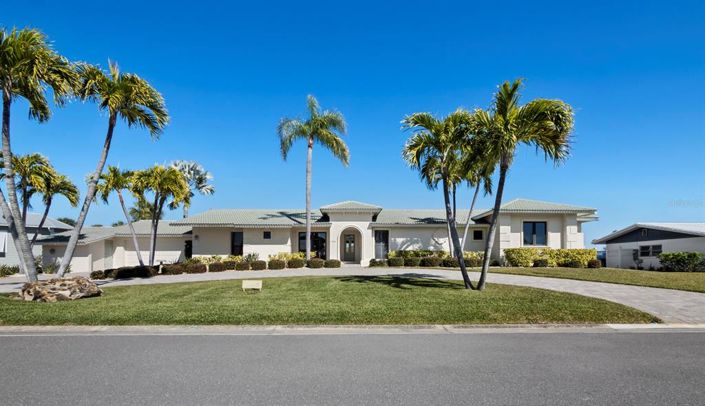 Image No.44-4 Bed Property for sale