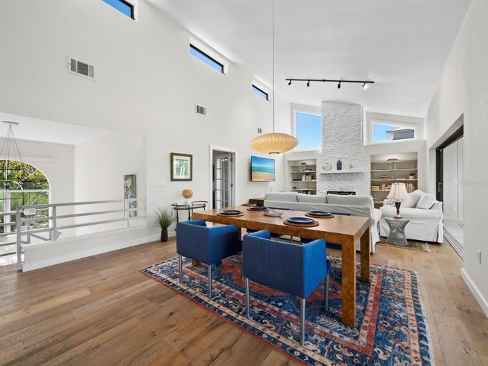 Image No.10-3 Bed Property for sale