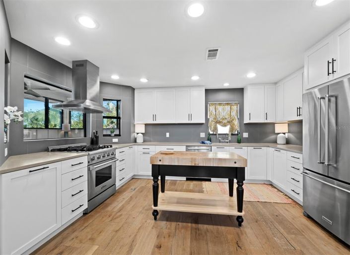 Image No.16-3 Bed Property for sale