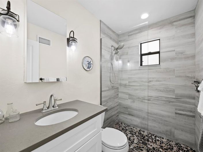 Image No.40-3 Bed Property for sale