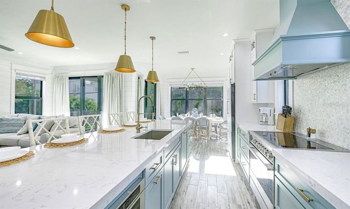 Image No.16-7 Bed Property for sale