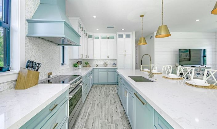 Image No.18-7 Bed Property for sale