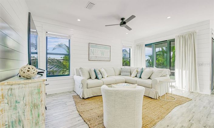 Image No.23-7 Bed Property for sale