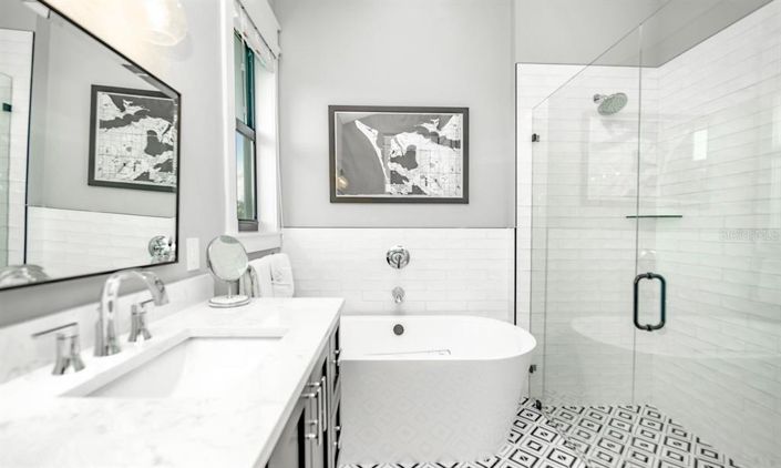 Image No.26-7 Bed Property for sale