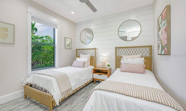 Image No.28-7 Bed Property for sale