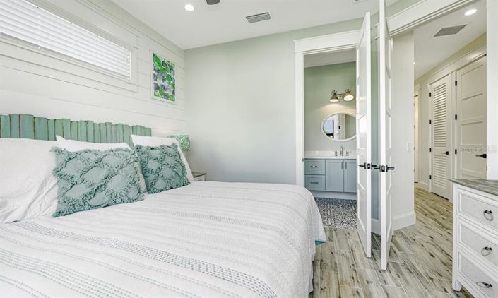 Image No.33-7 Bed Property for sale