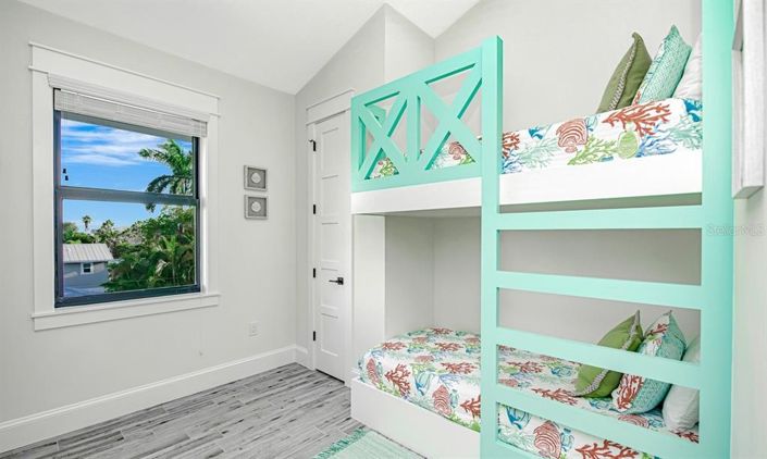 Image No.35-7 Bed Property for sale