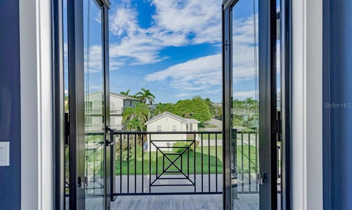 Image No.40-7 Bed Property for sale