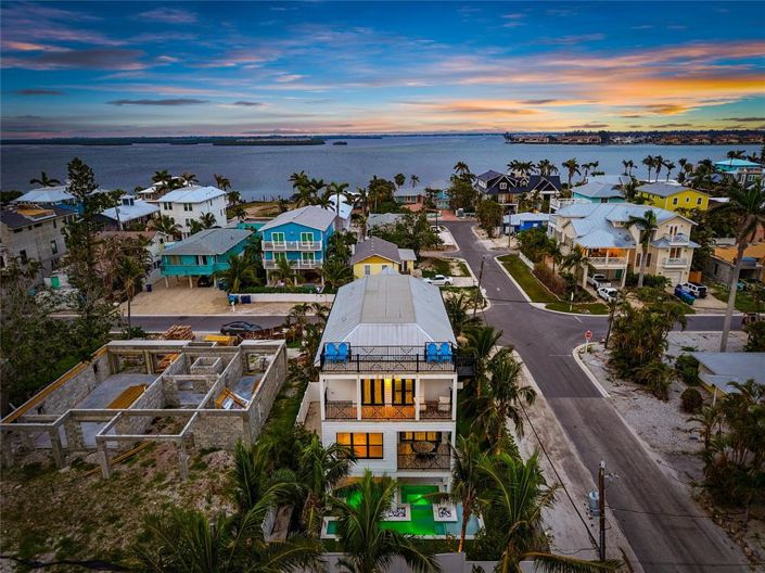 Image No.55-7 Bed Property for sale