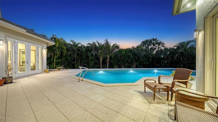 Image No.26-3 Bed Property for sale