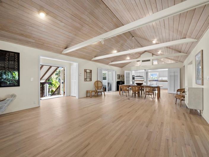 Image No.13-3 Bed Property for sale