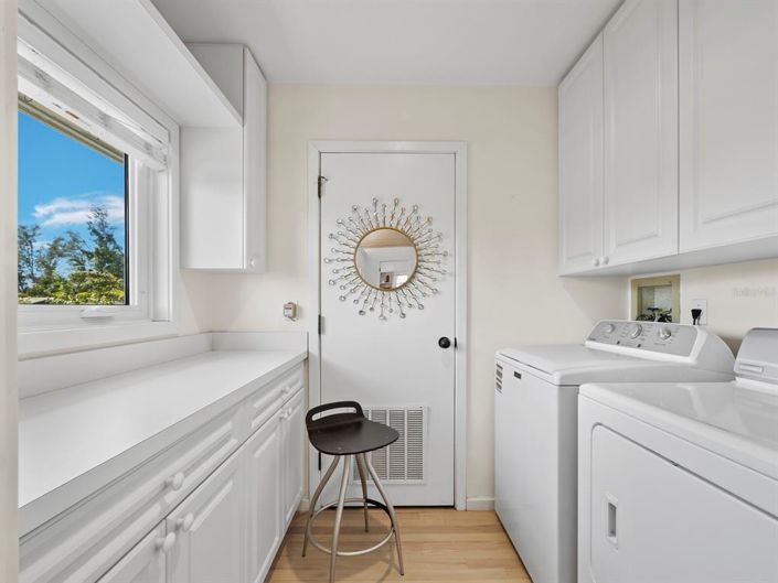 Image No.20-3 Bed Property for sale