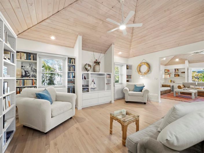 Image No.28-3 Bed Property for sale