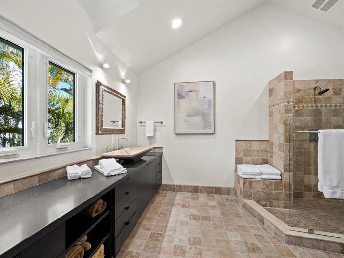 Image No.35-3 Bed Property for sale