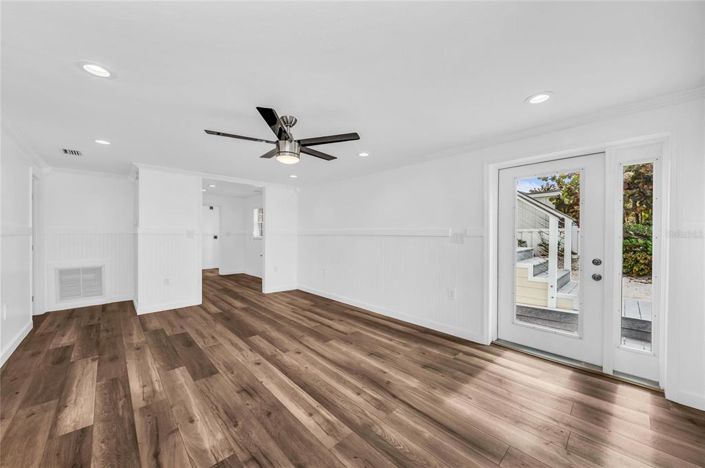 Image No.11-8 Bed Property for sale