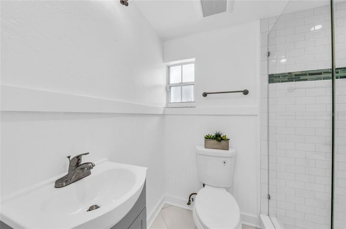 Image No.18-8 Bed Property for sale